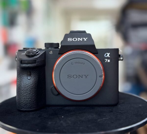 Sony a7 ll Mirrorless Camera with 28-70mm f/3.5-5.6 Lens and Basic Bundle - Image 4