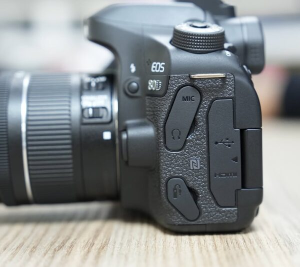 Canon EOS 80D DSLR Camera with 18-55mm Lens 32GB SD - Image 8