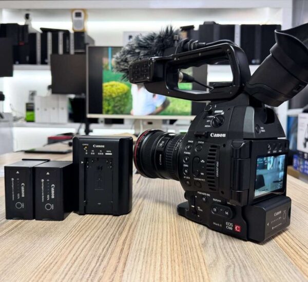 Canon EOS C100 Mark ll with Dual Pixel CMOS AF & EF Canon EF 17-40mm f/4L USM  Lens Kit - Image 6