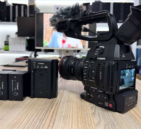 Canon EOS C100 Mark ll with Dual Pixel CMOS AF & EF Canon EF 17-40mm f/4L USM  Lens Kit - Image 2