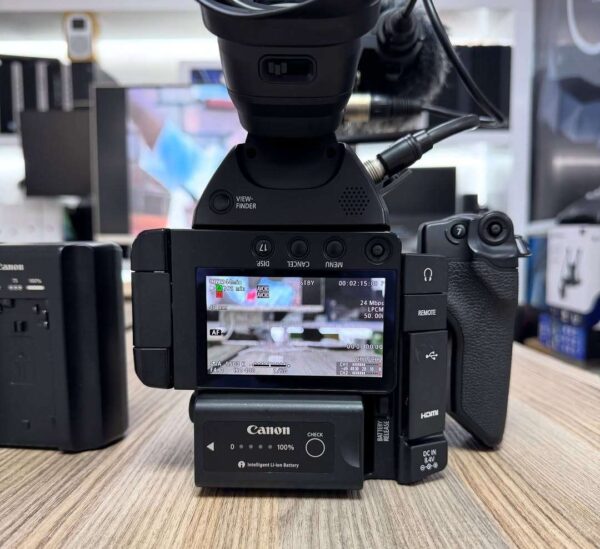 Canon EOS C100 Mark ll with Dual Pixel CMOS AF & EF Canon EF 17-40mm f/4L USM  Lens Kit - Image 8