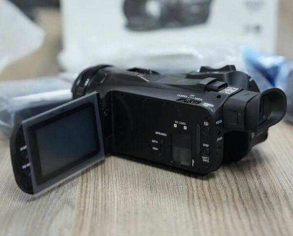 Canon XA40 Professional UHD 4K Camcorder