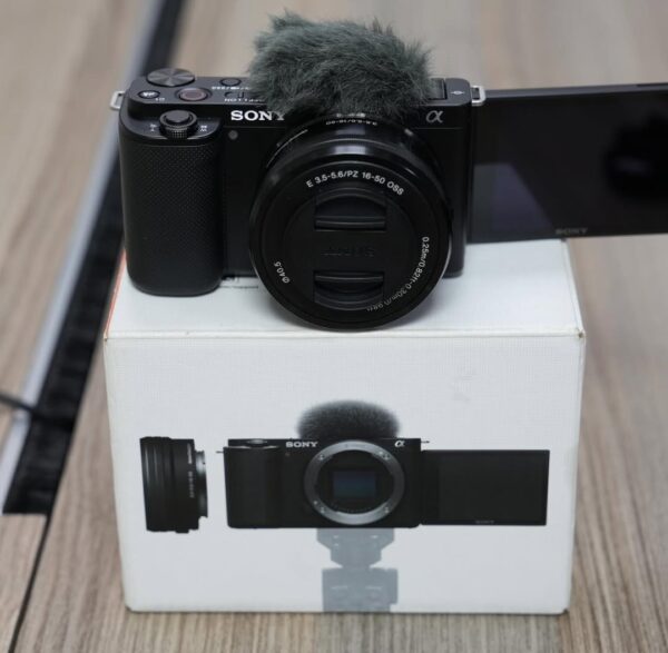 Sony ZV-E10 Mirrorless Camera with 16-50mm Lens (Black) - Image 5