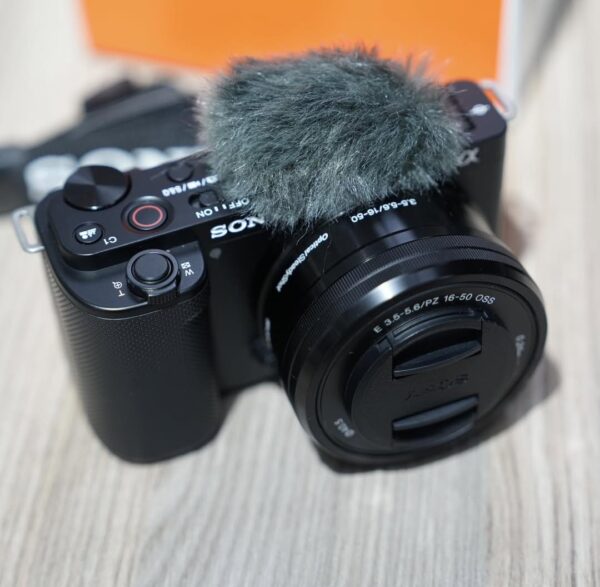 Sony ZV-E10 Mirrorless Camera with 16-50mm Lens (Black) - Image 7