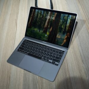 Apple 13.3″ MacBook Pro (M2, Space Gray)