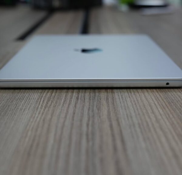 Apple 13" MacBook Air (M3, Silver) - Image 4