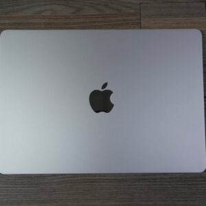 Apple 13″ MacBook Air (M3, Silver)